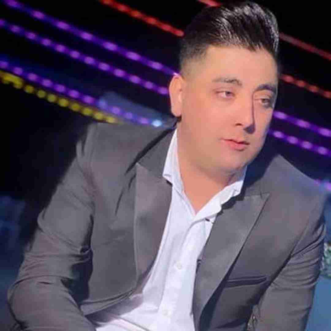 سعید کریمی گلی دارم دبیرستان میخونه