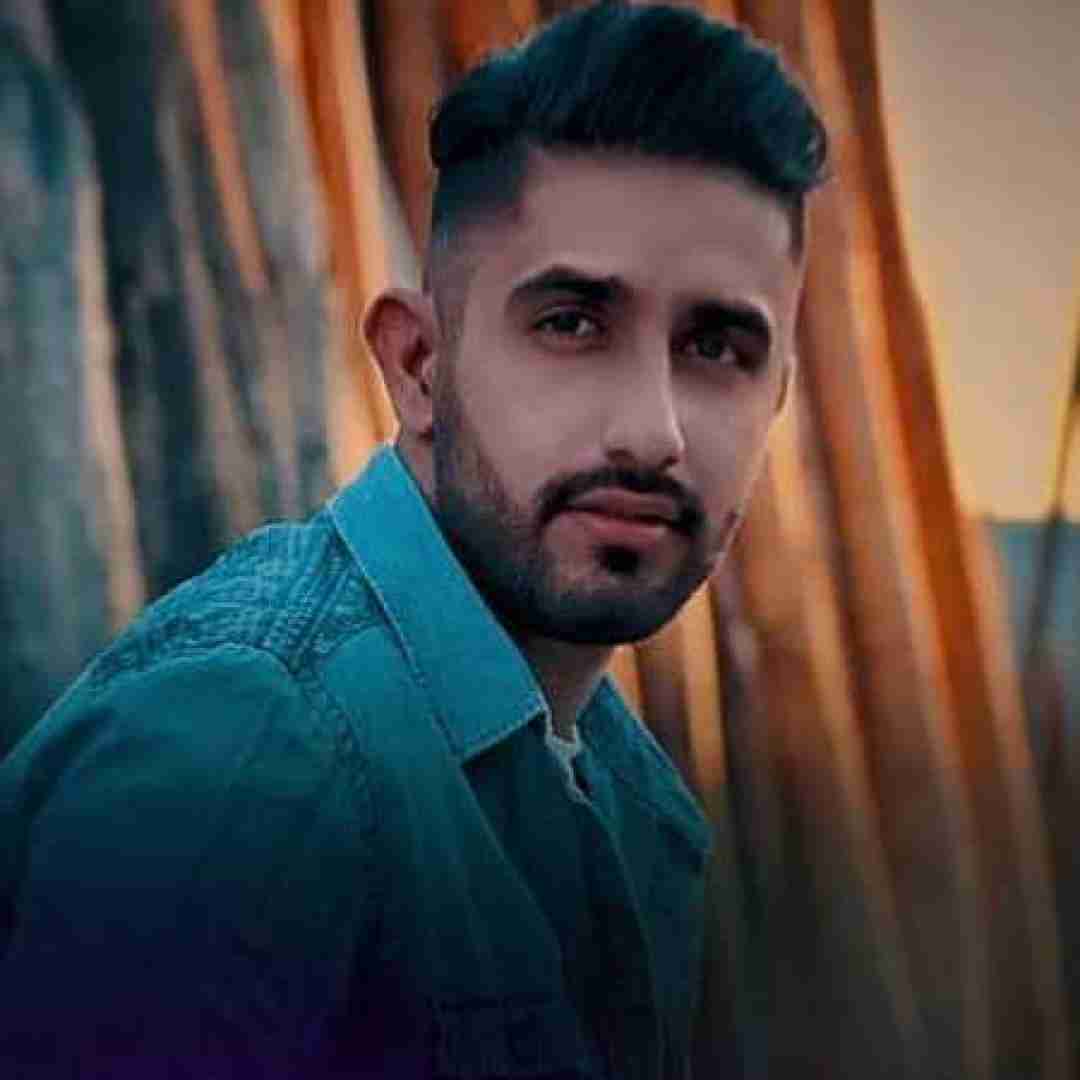 محمد امیری همش داری از رو لج حرف میزنی