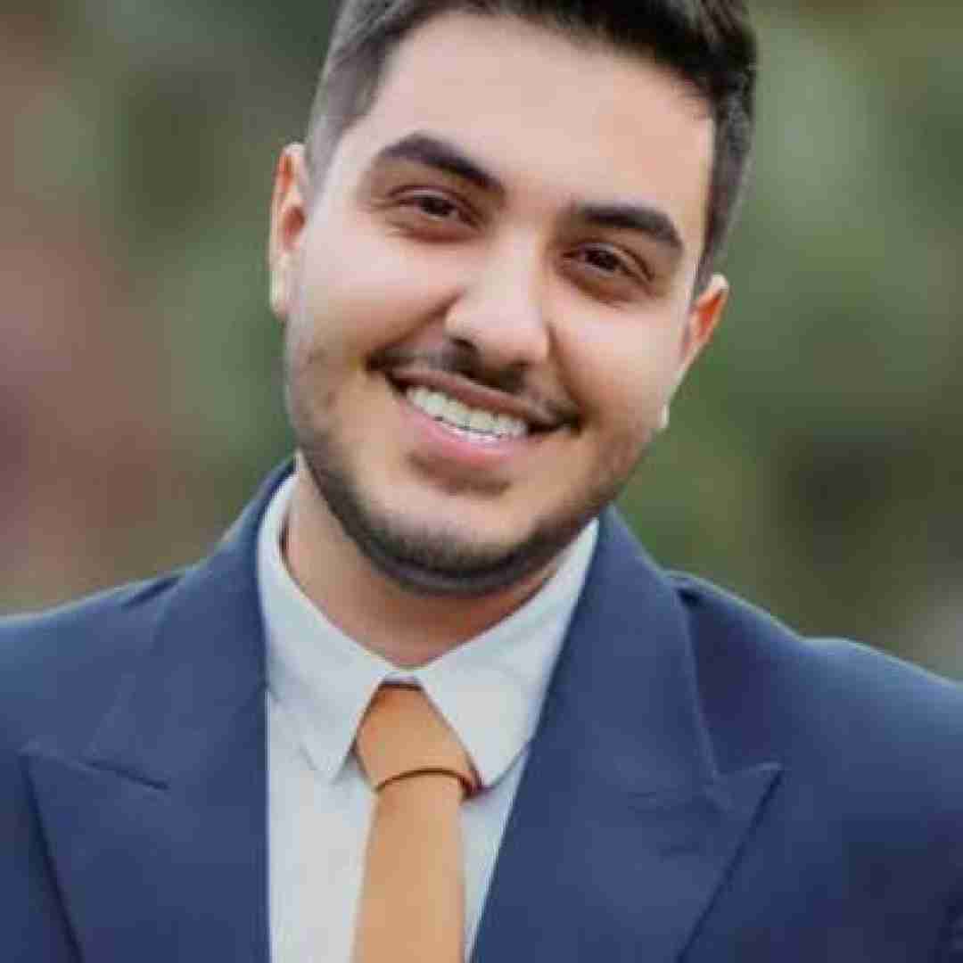 آرون افشار 100 سال نوری