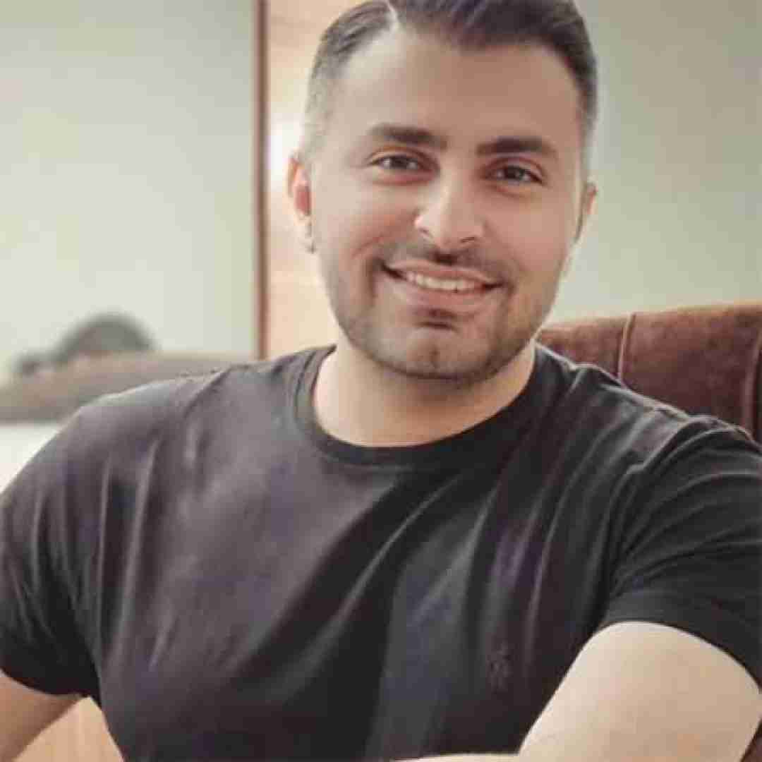 علیرضا طلیسچی میگن بود شبیهت ولی من که ندیدم