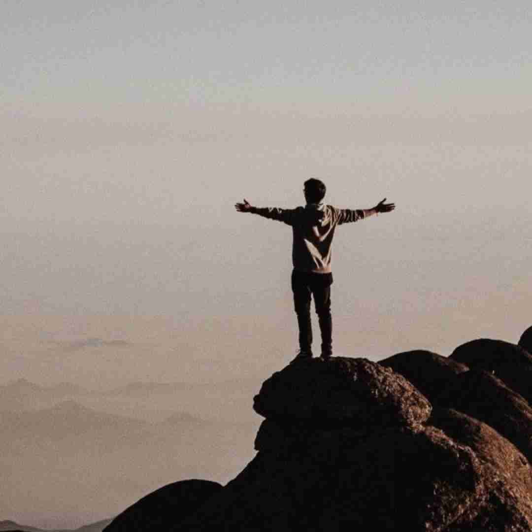  اتاقم تاریکه غمیلم فراوان با صدای دختر