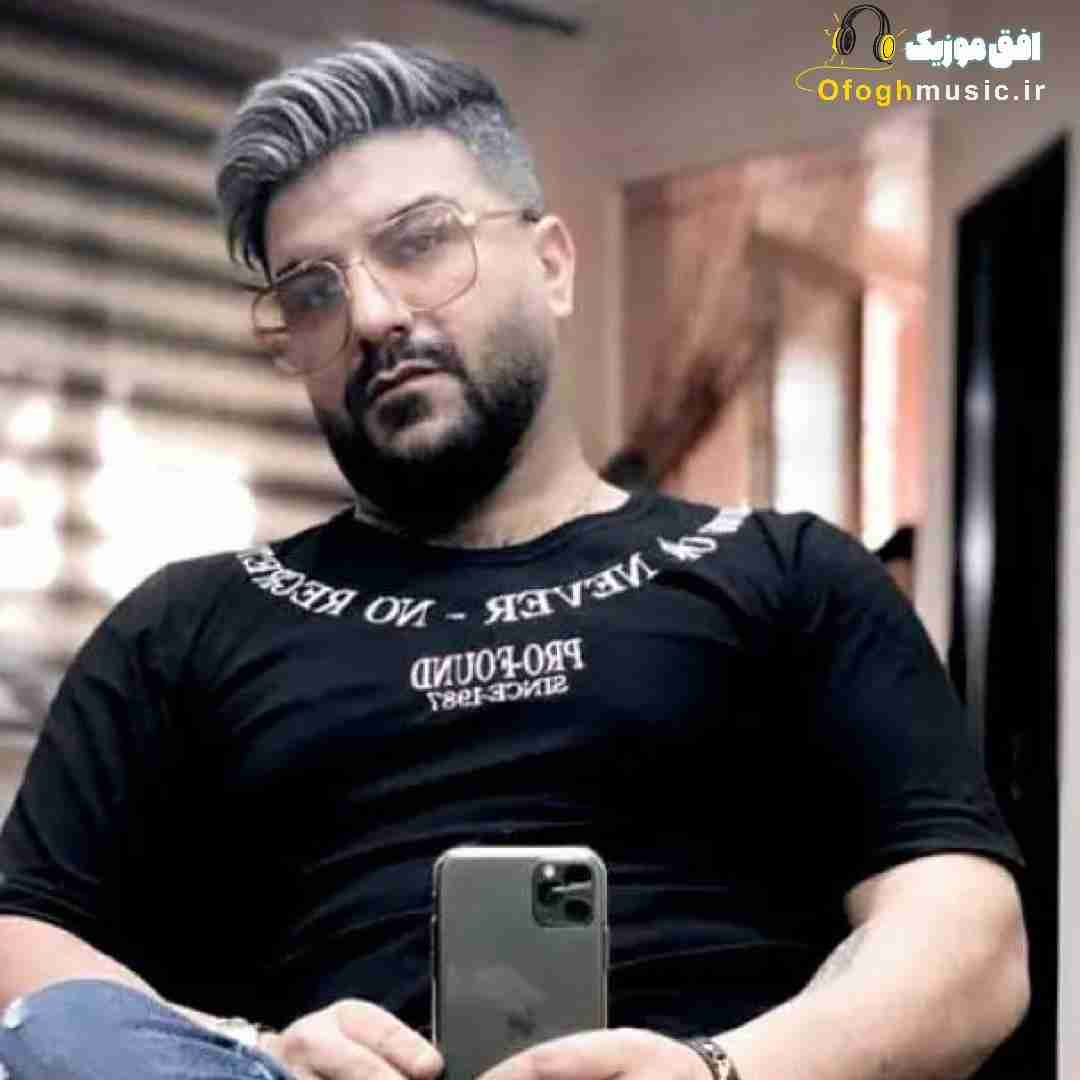 مجید خراطها مثلا ما لب ساحل من به شوخیات میخندم