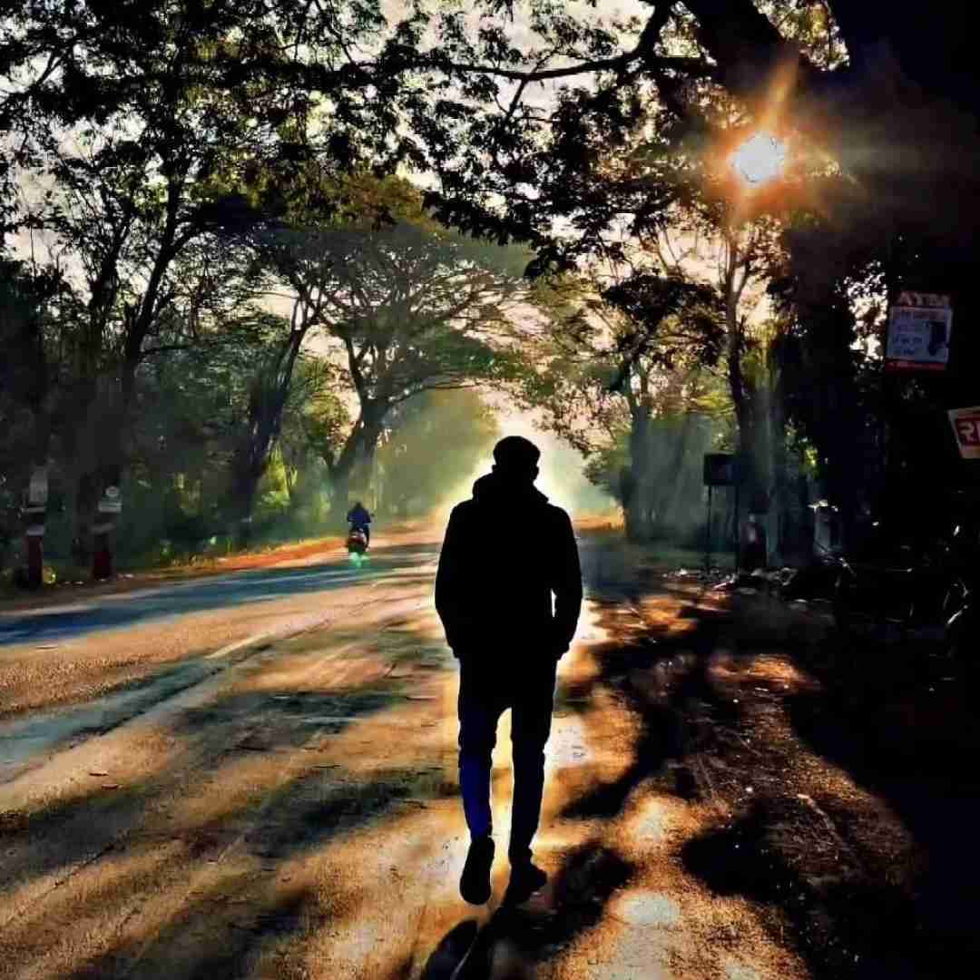  بیا کاری کن ای ای هم نشینم میرم میزنم قدم هنوز