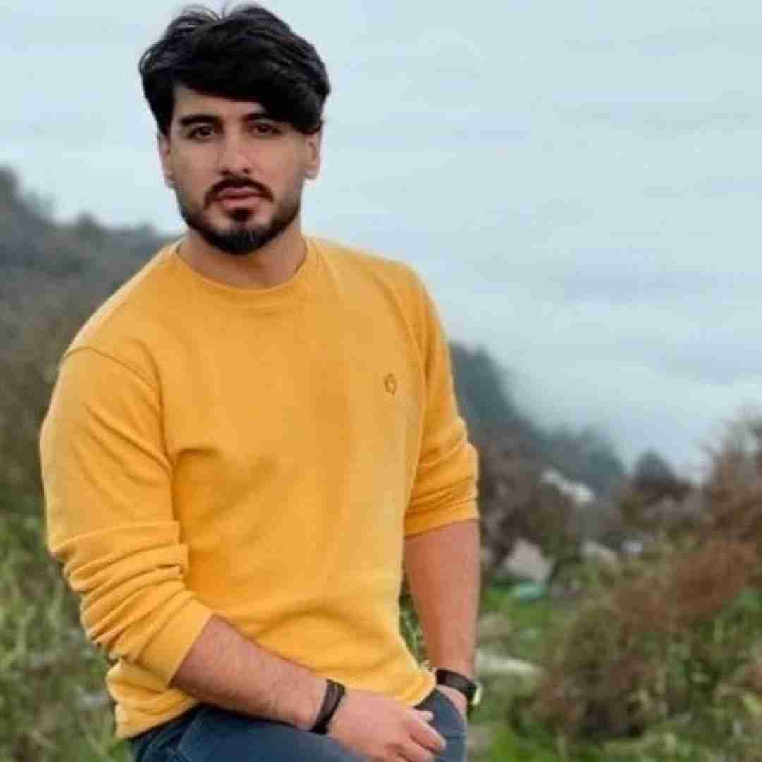 سعید حسینی تو موهات رنگ طلا چشای تو دریاست گلکم