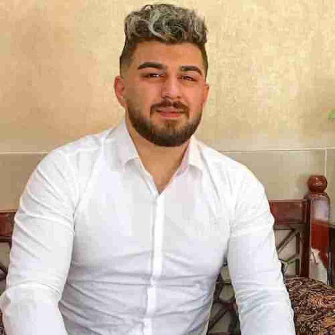 مهدی آبگون بین مره در بورین این شهر بوی غم دارنه