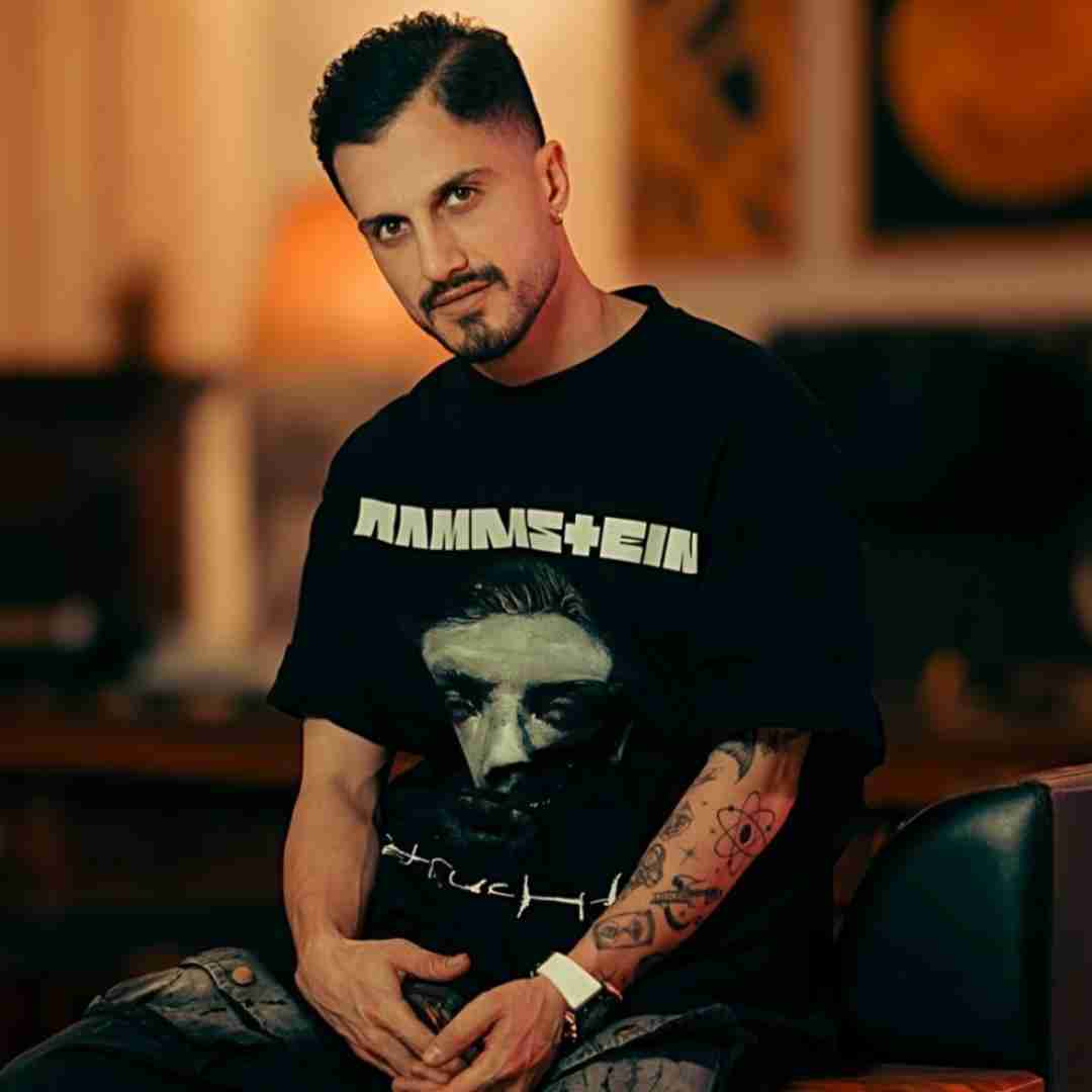 سعید کیان دوره تو گشتم و هی دورم زدی رفتی سراغ اون