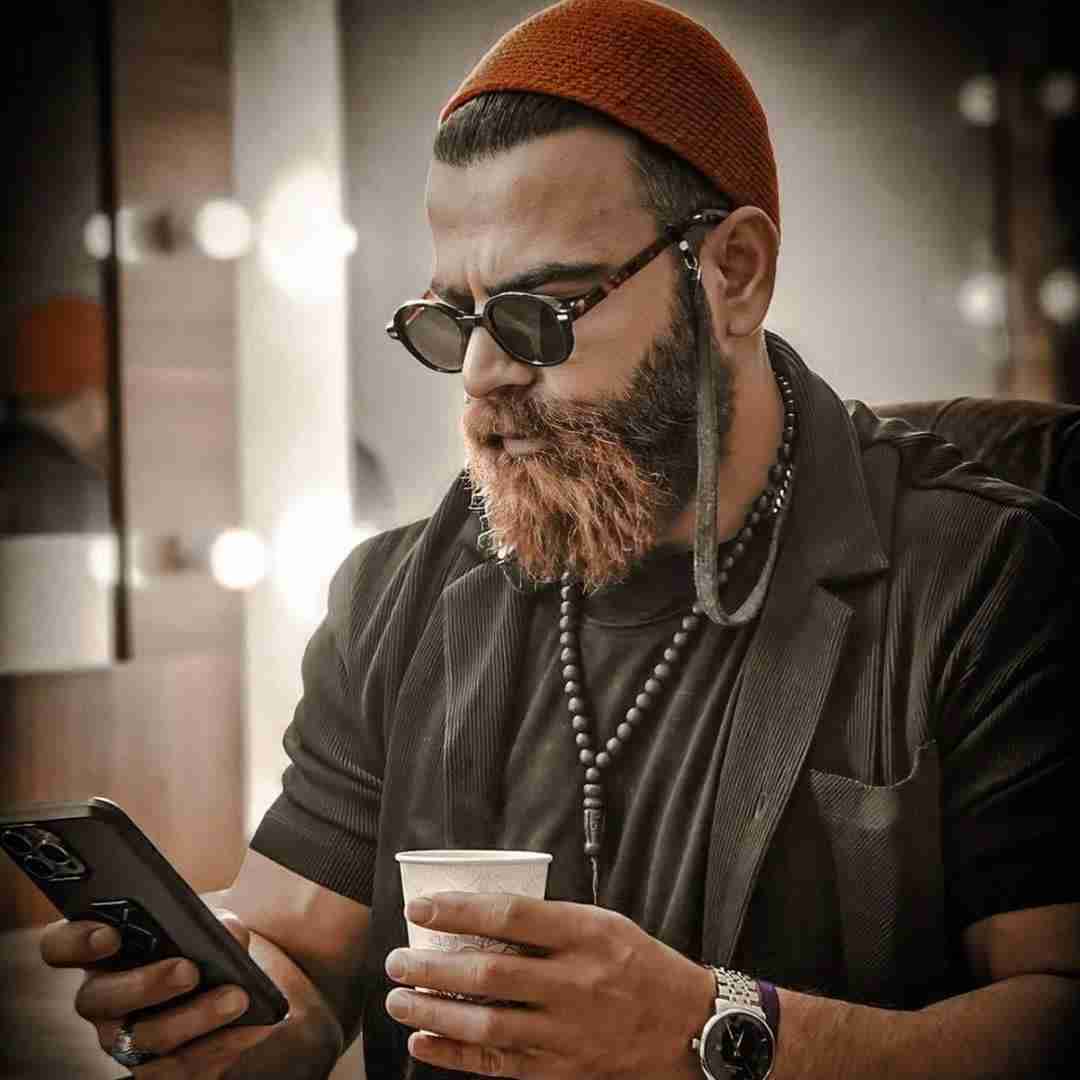 معین زد مشق امشبم هزار دفعه نوشتن از روی اسم توئه