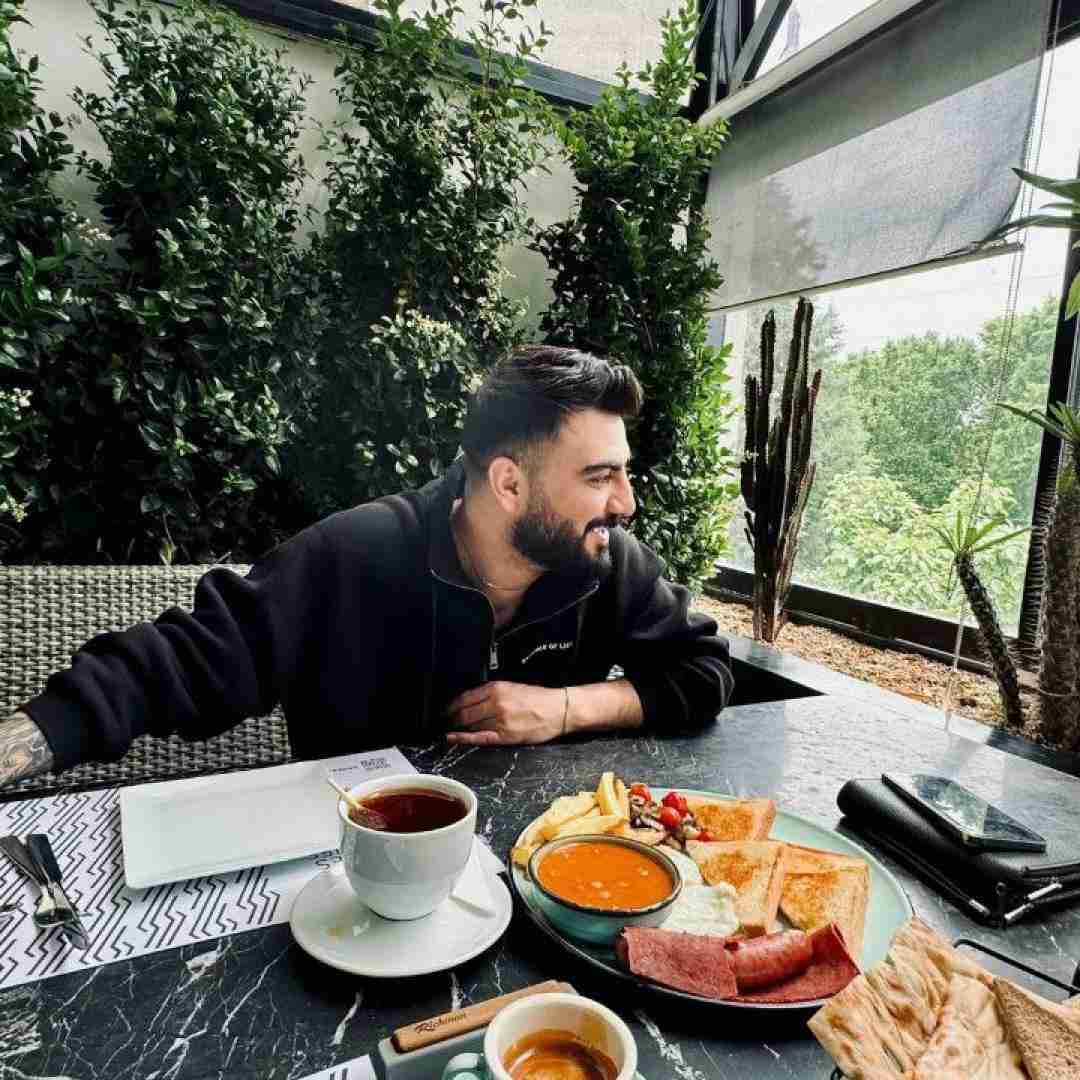 رامین تجنگی غریبه