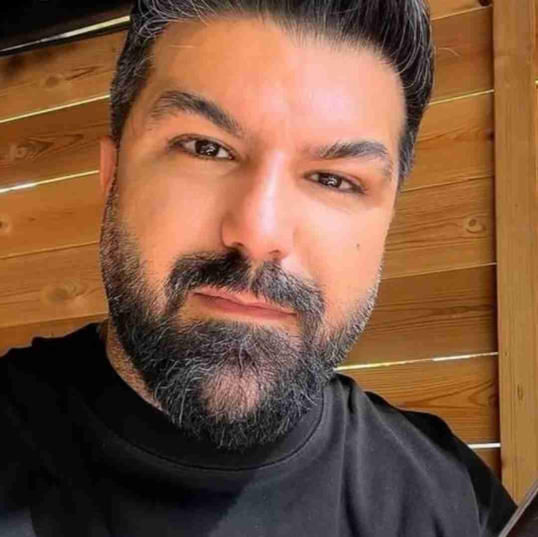 مجید خراطها بلاکم کرده میدونم یعنی من رو نمیشناسه