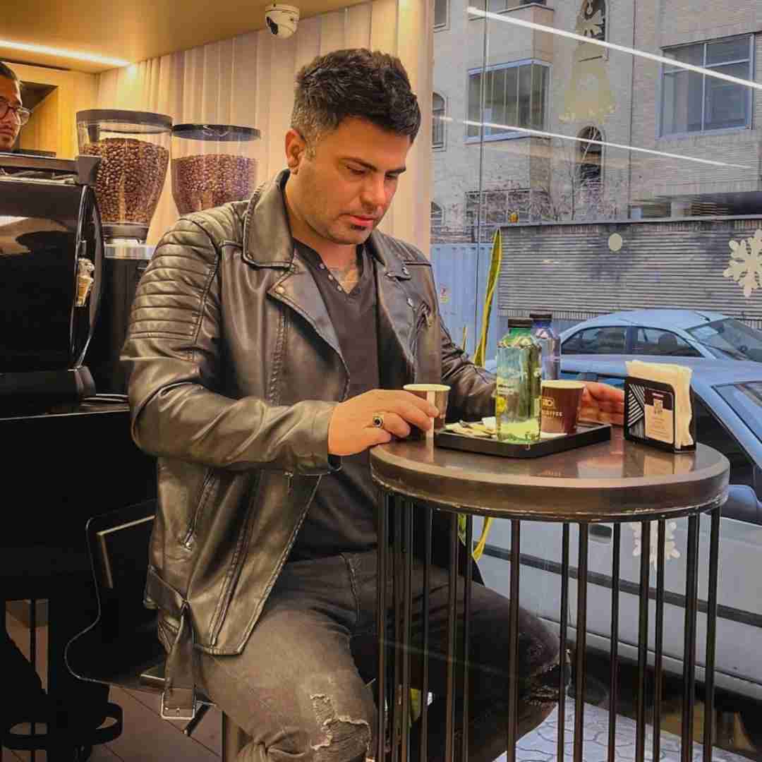 احسان عالی نژاد ندیدم دلسوز تر از سیگار وینستون