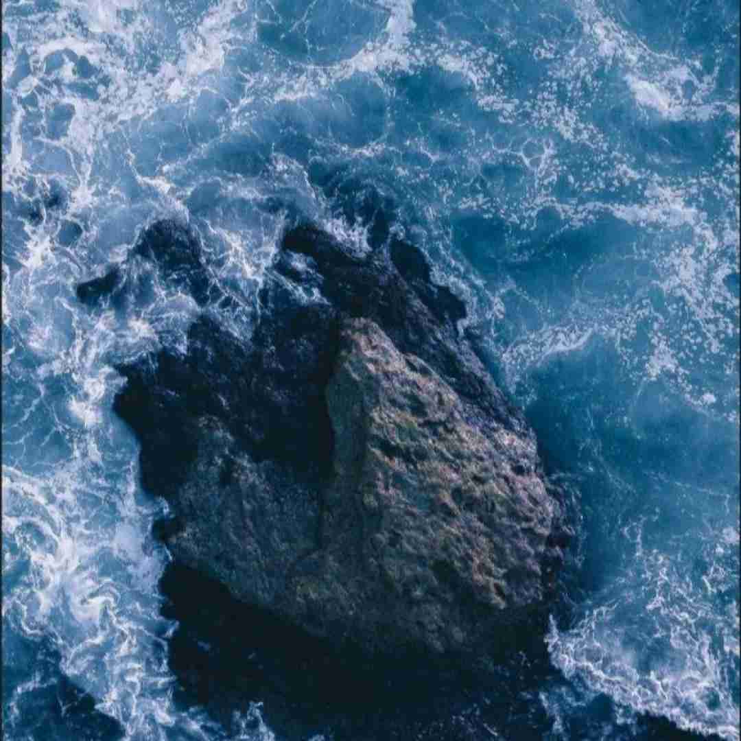  میکنم حسودی که چرا نبودی هنو رو صورتم مونده