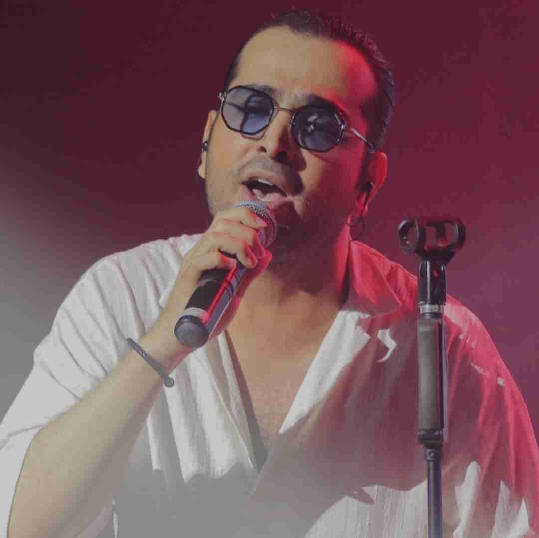 فرزاد فرخ شب من با تو زیبا میشود دل من با تو شیدا