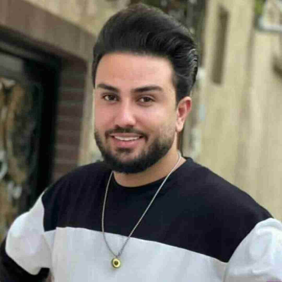 سالار صفرزاده وسط قلب من یه جایی هست به نامته