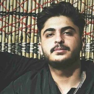 دانلود آهنگ جدید یه سر تو کوچدانم انگار همسایدانم از محمدامین کرمزاد