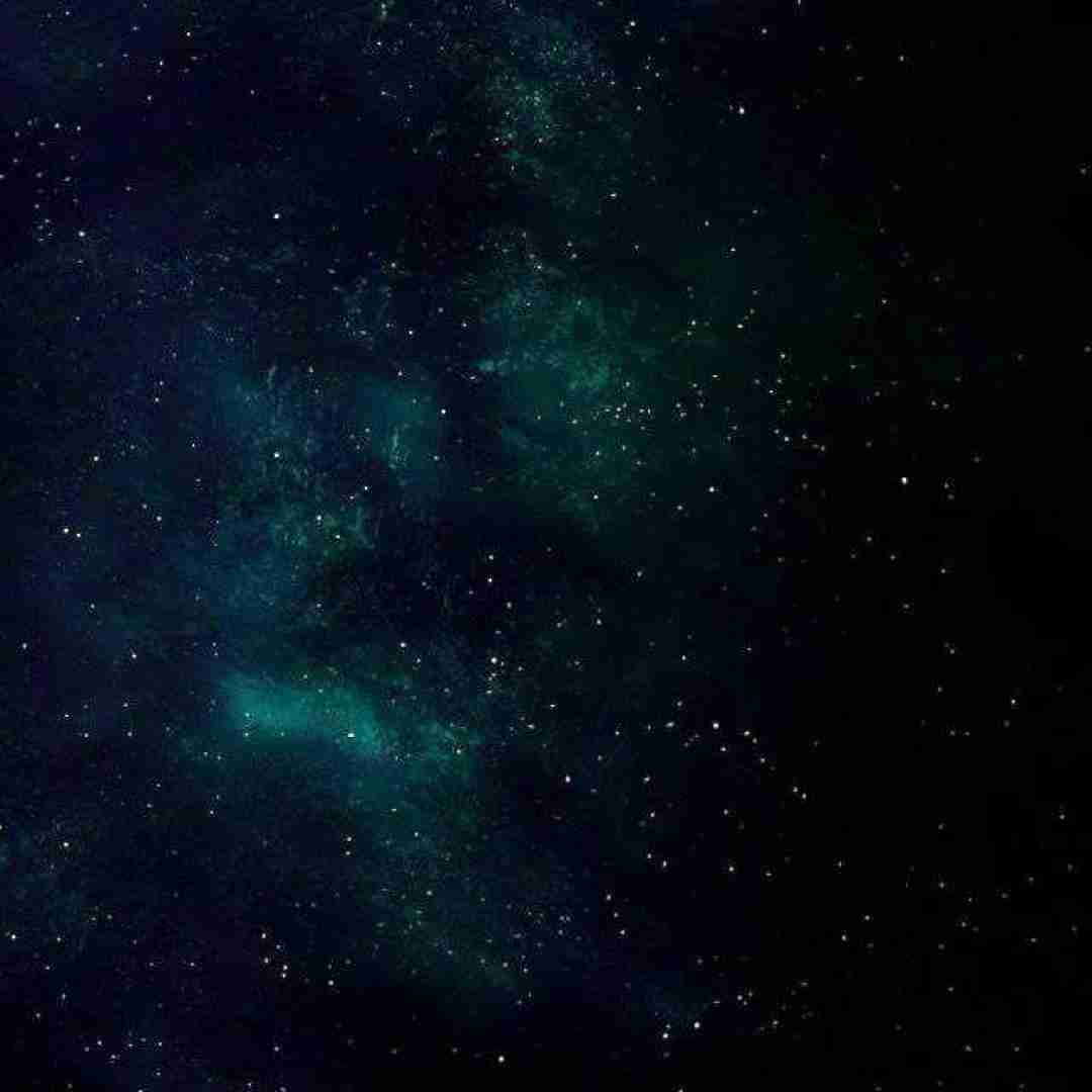 رسیدم خونه مست هر شب از قلبم نپرس که بد خستست