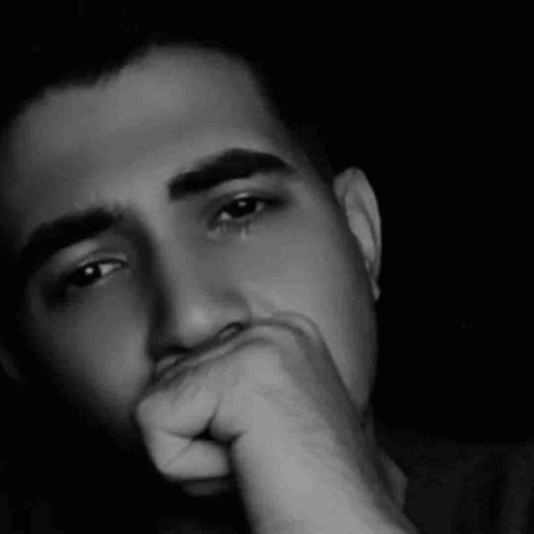 اهورا غریبه