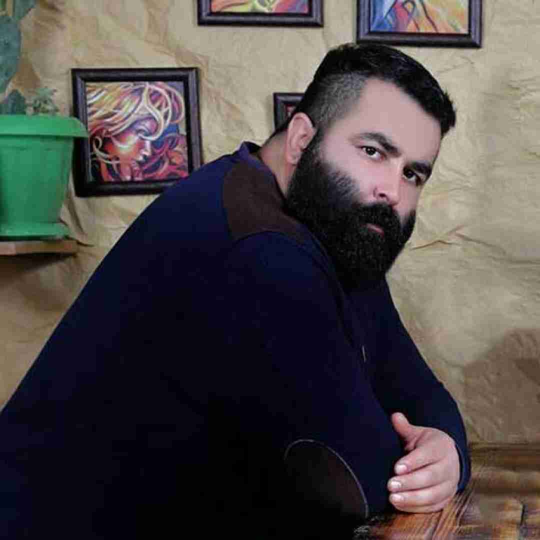 حسین آرامیده تکیه گاه پدری تو یه دونه پسری