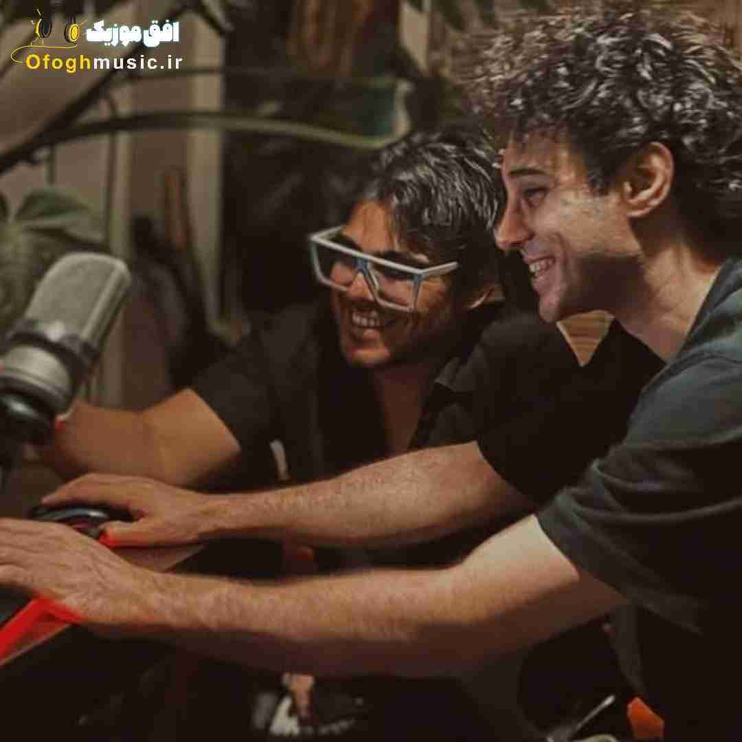 رامین بیباک بلاخره یه روزی نقابتو میبینه هر کی