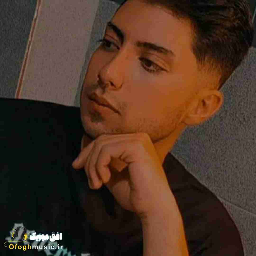 طاها کماسی توی ای ده متری صد کیلومتر راه رفتم