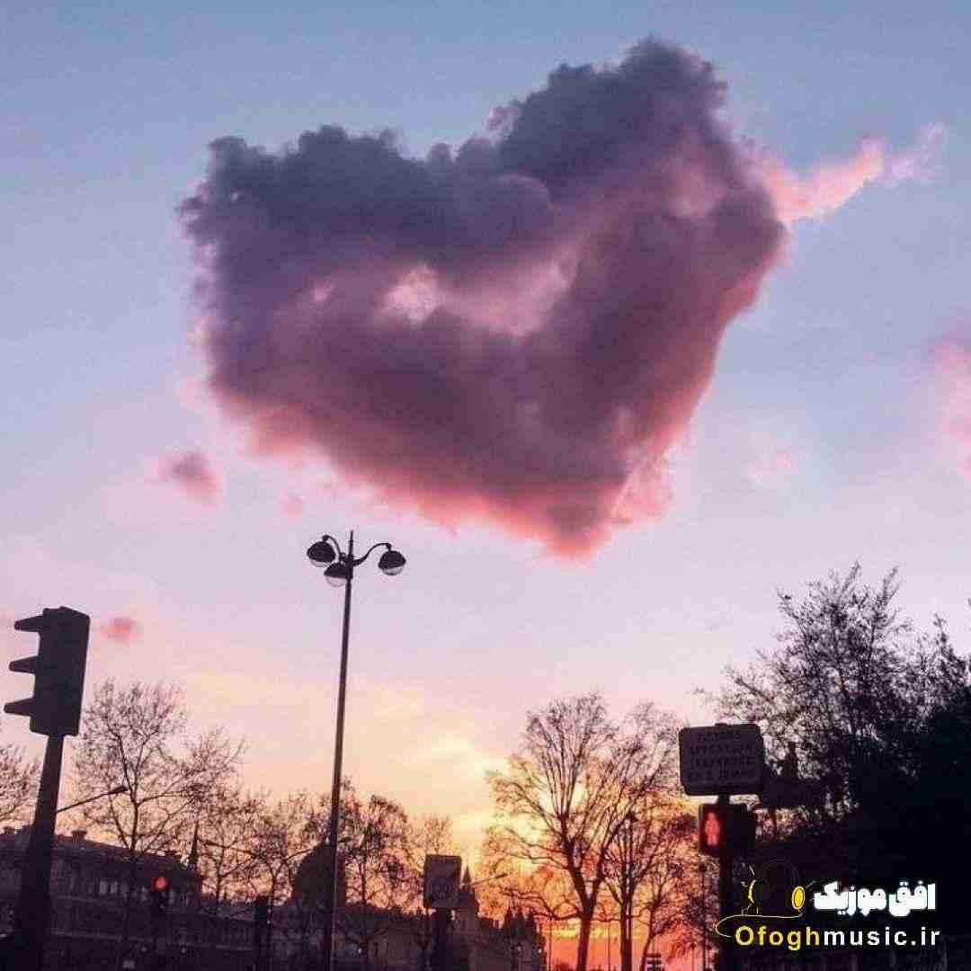  چشات میزنه برق مثل چینی که رو گردنم هست
