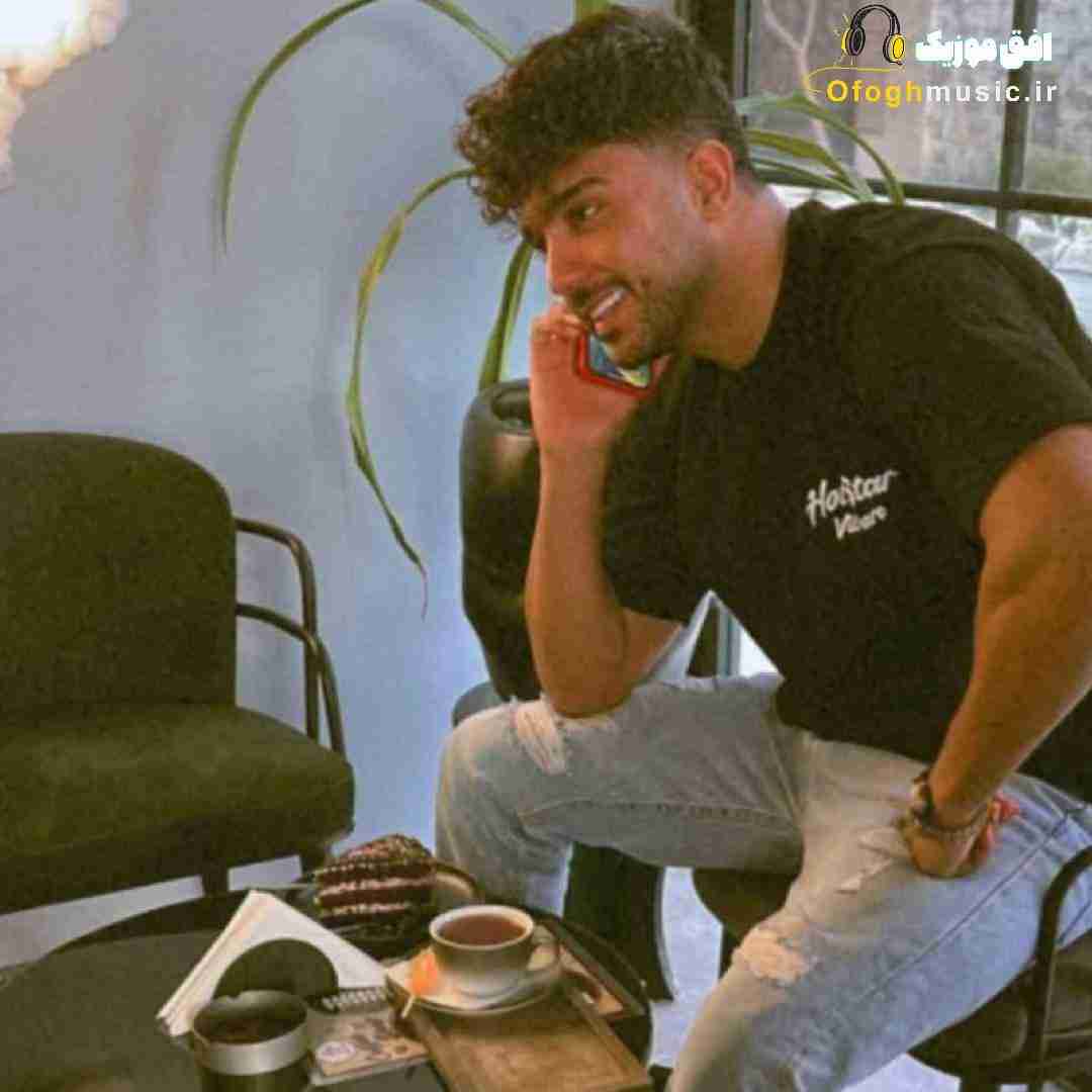 شهاب فالجی چه زرق و برقی داره او چشاش با چشمکاش