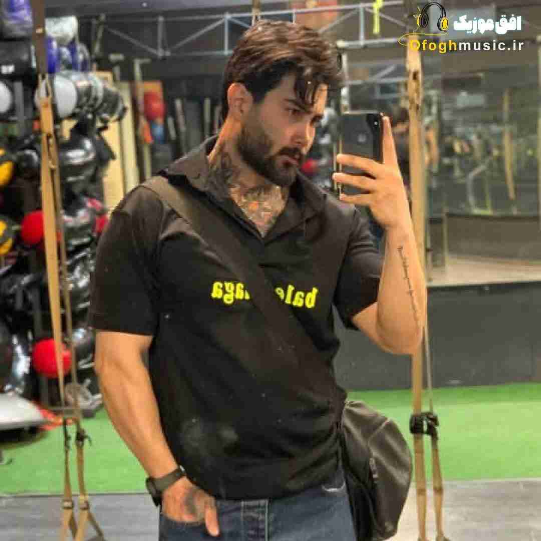 امیر اکبری لعنت