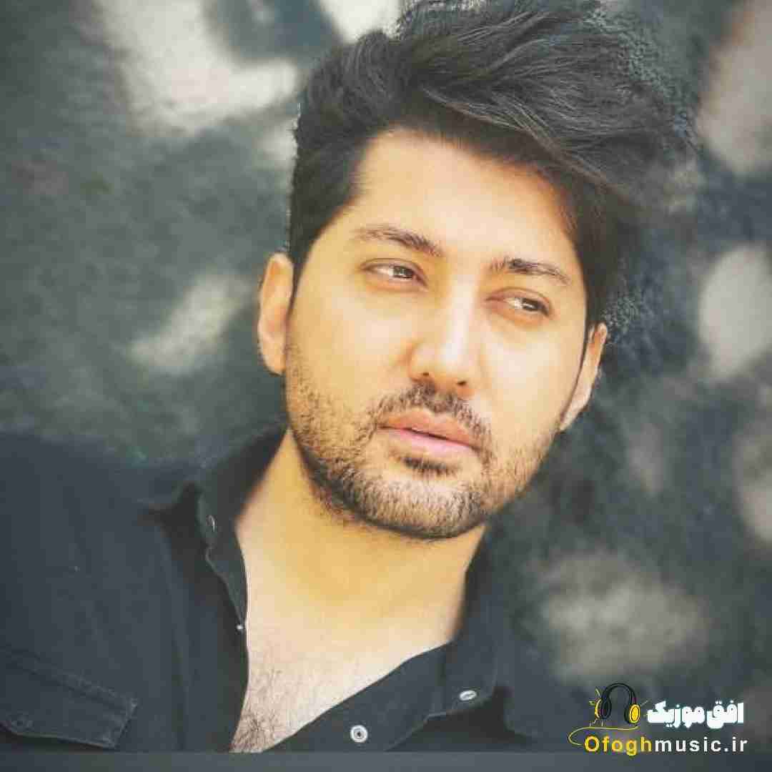 علی عباسی چشات لنگه نداره ندیدم جایی والا